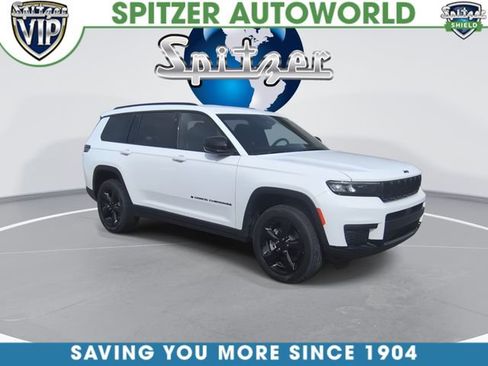 Used 2025 Jeep Grand Cherokee L Laredo image 2