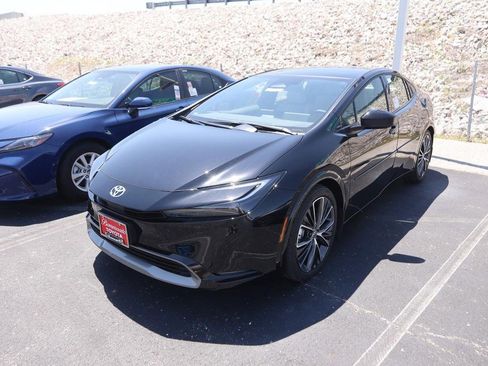 New 2026 Toyota Prius XLE FWD image 4