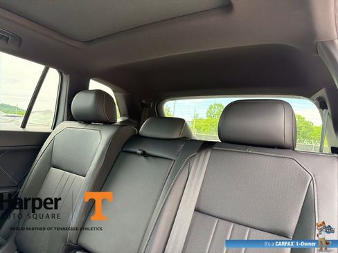 Certified 2023 Volkswagen Tiguan SE R-Line FWD image 9