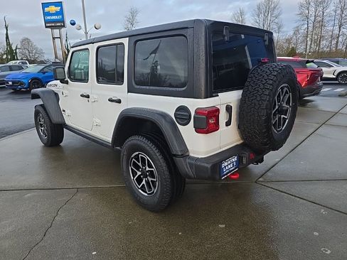 Used 2024 Jeep Wrangler Unlimited Rubicon image 3