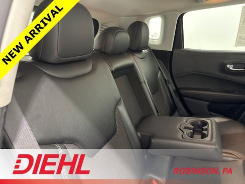 Used 2019 Jeep Compass Latitude image 10