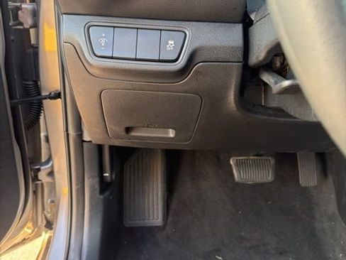 Used 2024 Kia Forte LXS image 19