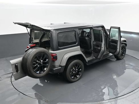 Used 2023 Jeep Wrangler Unlimited Sahara w/ Cold Weather Group AWD/4WD image 29