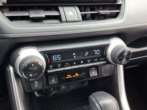 Used 2023 Toyota RAV4 XLE w/ Convenience Package AWD/4WD image 16