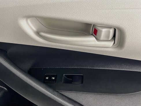 Used 2026 Toyota Corolla LE FWD image 31