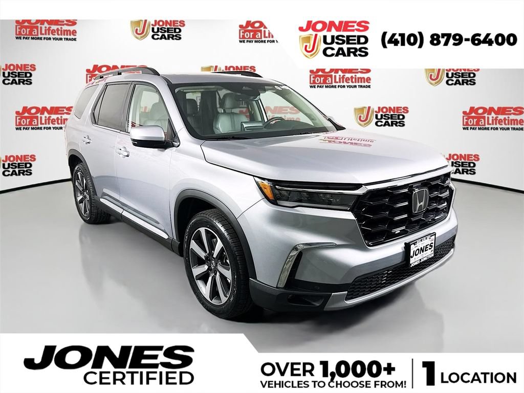 Used 2024 Honda Pilot Touring image 1