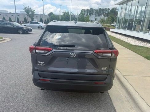 Used 2021 Toyota RAV4 XLE AWD/4WD image 7