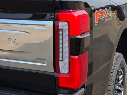 Certified 2024 Ford F250 Platinum w/ FX4 Off-Road Package AWD/4WD image 11