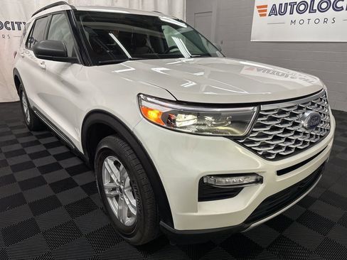 Used 2022 Ford Explorer XLT w/ Equipment Group 202A image 3