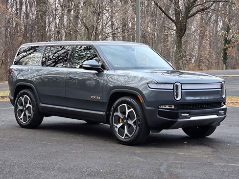 Used 2024 Rivian R1S Adventure image 8
