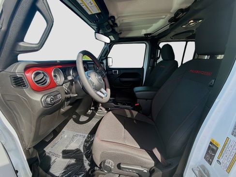 Used 2023 Jeep Gladiator Rubicon w/ LED Lighting Group image 19