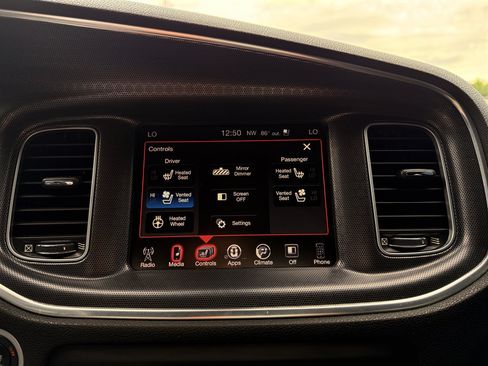Used 2016 Dodge Charger R/T Scat Pack w/ Beats Audio Group RWD image 17