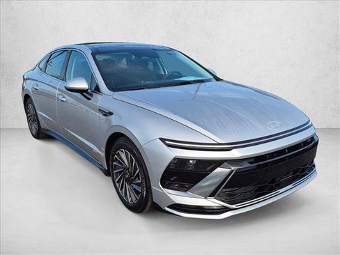 New 2026 Hyundai Sonata SEL FWD image 3