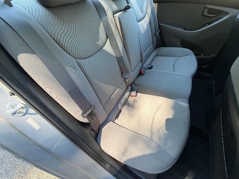 Used 2016 Hyundai Elantra SE FWD image 9