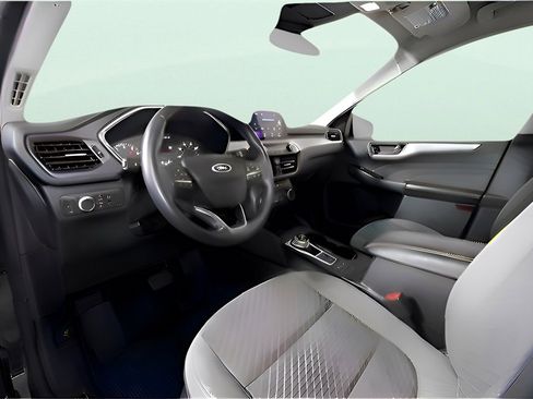 Used 2022 Ford Escape SE w/ SE Sport Appearance Package image 16