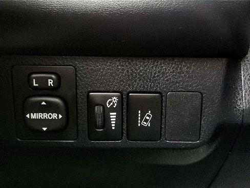 Used 2018 Toyota RAV4 XLE w/ Carpet Mat Package image 32