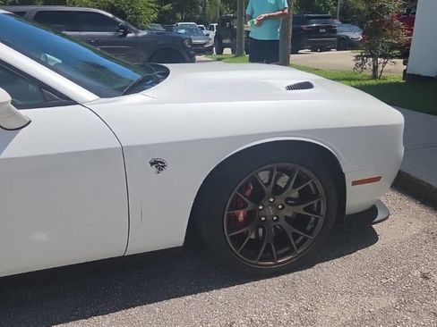 Used 2016 Dodge Challenger SRT Hellcat RWD image 6