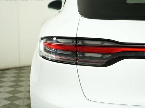 Used 2026 Porsche Macan AWD/4WD image 12