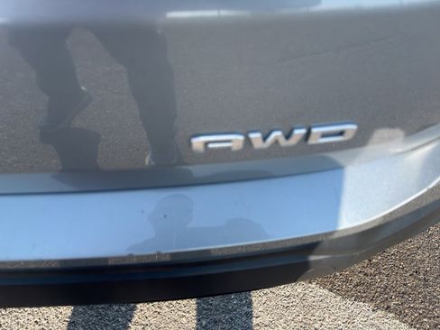 Used 2024 GMC Terrain SLE image 6