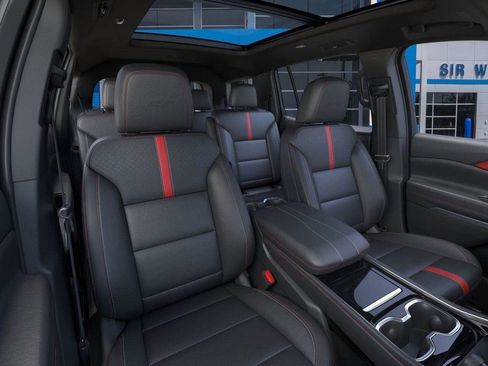 Used 2026 Chevrolet Traverse RS image 17