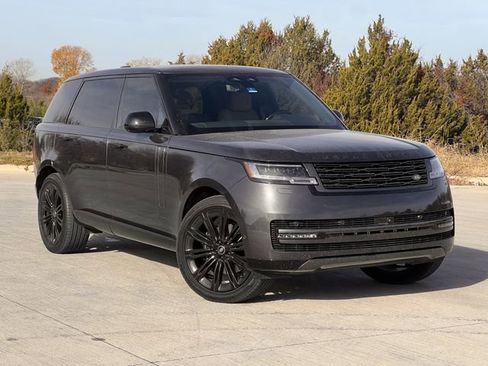 Used 2025 Land Rover Range Rover Long Wheelbase SE image 2