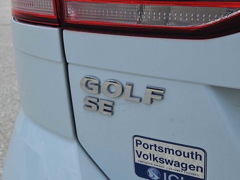 Used 2018 Volkswagen Golf SE FWD image 12