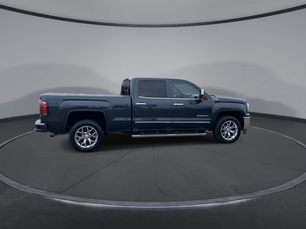 Used 2018 GMC Sierra 1500 SLT w/ SLT Premium Package AWD/4WD image 2