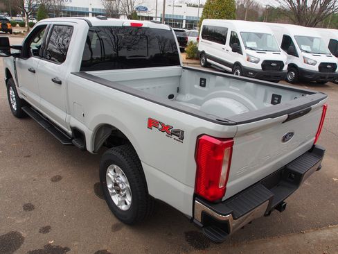 New 2026 Ford F250 XLT w/ FX4 Off-Road Package AWD/4WD image 5