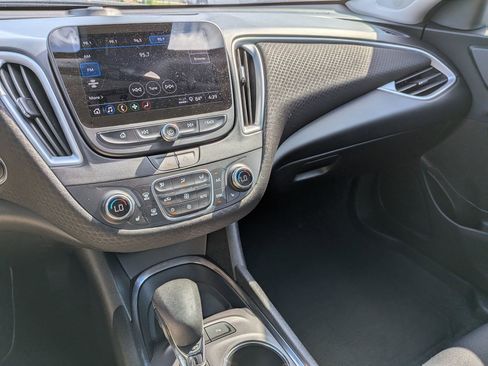 Used 2024 Chevrolet Malibu LT FWD image 22