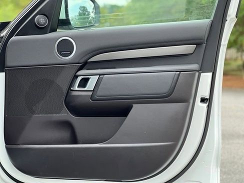 Used 2019 Land Rover Discovery HSE AWD/4WD image 22