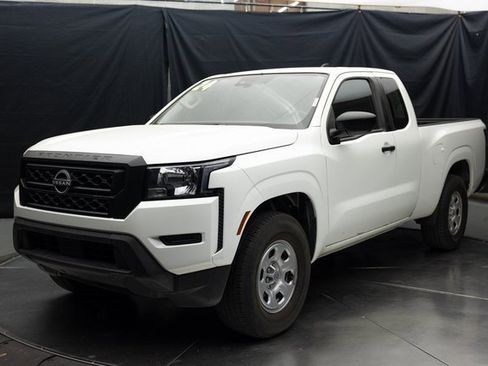 Used 2019 Nissan Frontier SV image 5