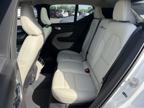 Used 2024 Volvo XC40 B5 Ultimate w/ Climate Package AWD/4WD image 10