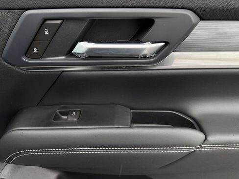 New 2026 GMC Terrain Elevation w/ Elevation Premium Package AWD/4WD image 17