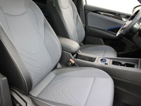 New 2026 Volkswagen Tiguan SE R-Line FWD image 23