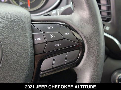 Used 2021 Jeep Cherokee Latitude Plus w/ Sun & Sound Group AWD/4WD image 18