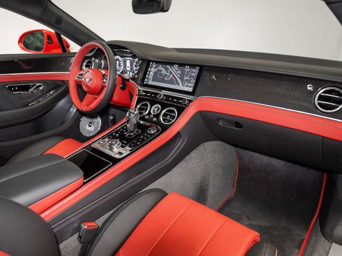 Certified 2024 Bentley Continental GT V8 AWD/4WD image 4