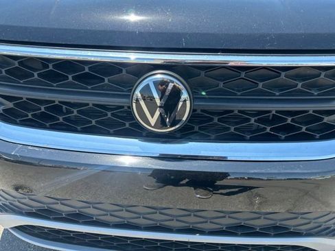 Used 2024 Volkswagen Taos SE AWD/4WD image 13