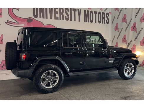 Used 2022 Jeep Wrangler Unlimited Sahara AWD/4WD image 10