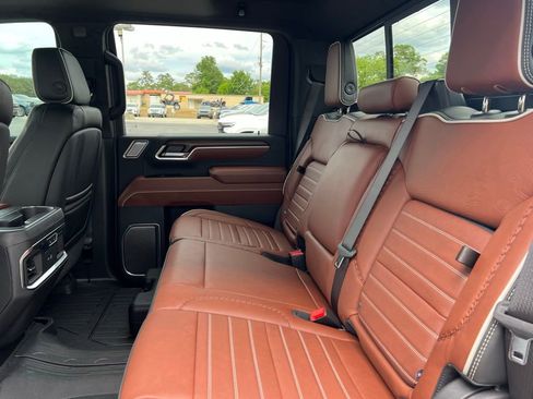 New 2026 GMC Sierra 2500 Denali Ultimate AWD/4WD image 9