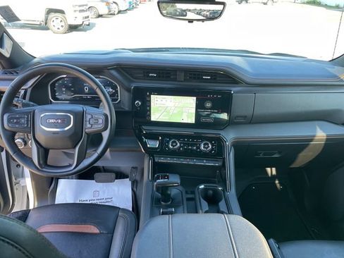 Used 2024 GMC Sierra 1500 AT4 w/ Technology Package AWD/4WD image 37
