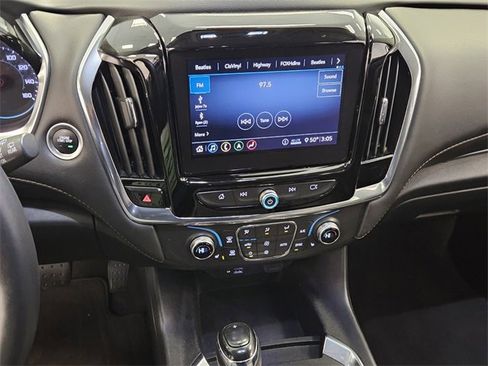 Used 2020 Chevrolet Traverse RS image 18
