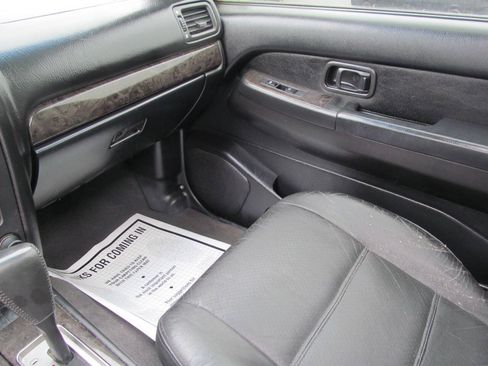 Used 2004 Nissan Pathfinder LE Platinum RWD image 10