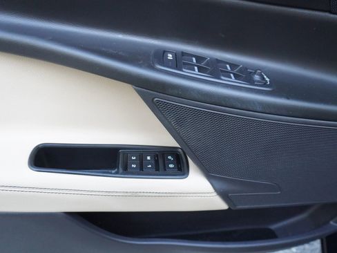 Used 2017 Jaguar XE Prestige image 28