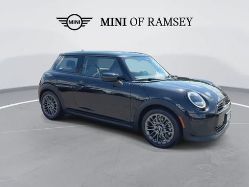 Used 2025 MINI Cooper S FWD image 2