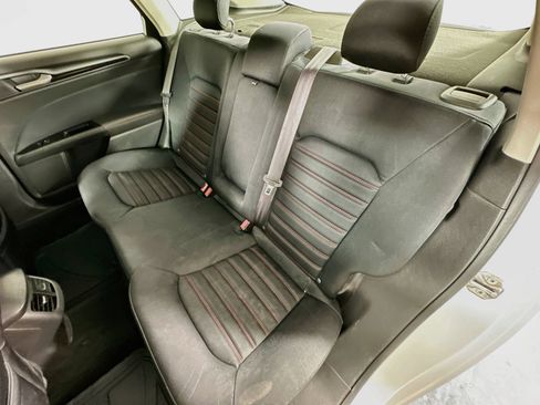 Used 2013 Ford Fusion SE FWD image 32