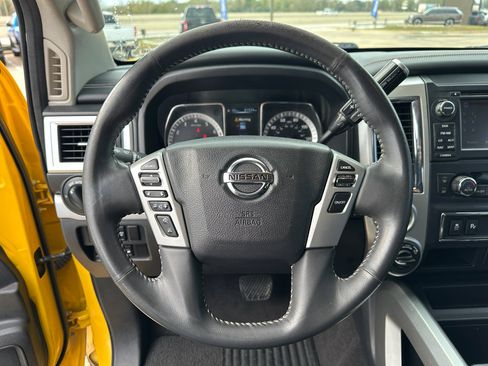 Used 2017 Nissan Titan PRO-4X image 14