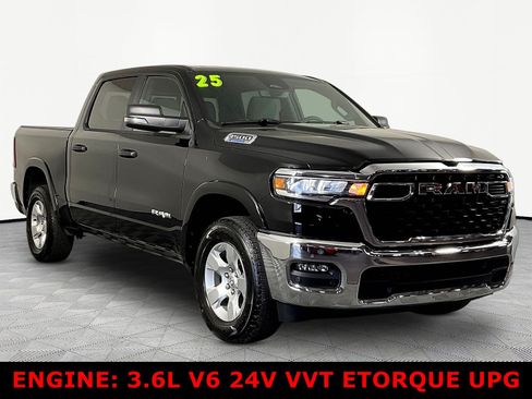 Used 2025 RAM 1500 Big Horn AWD/4WD image 3