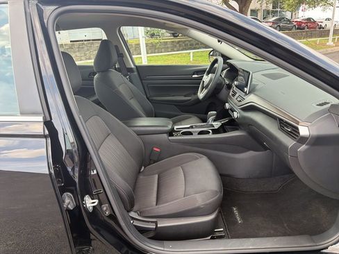 Used 2024 Nissan Altima 2.5 SV image 31