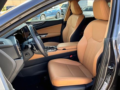 Used 2025 Lexus NX 250 FWD w/ Towing Package (2000 Lbs) image 8