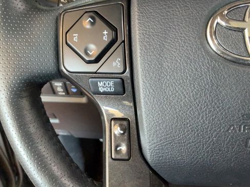 Used 2023 Toyota 4Runner TRD Off-Road Premium w/ Moonroof Package AWD/4WD image 15
